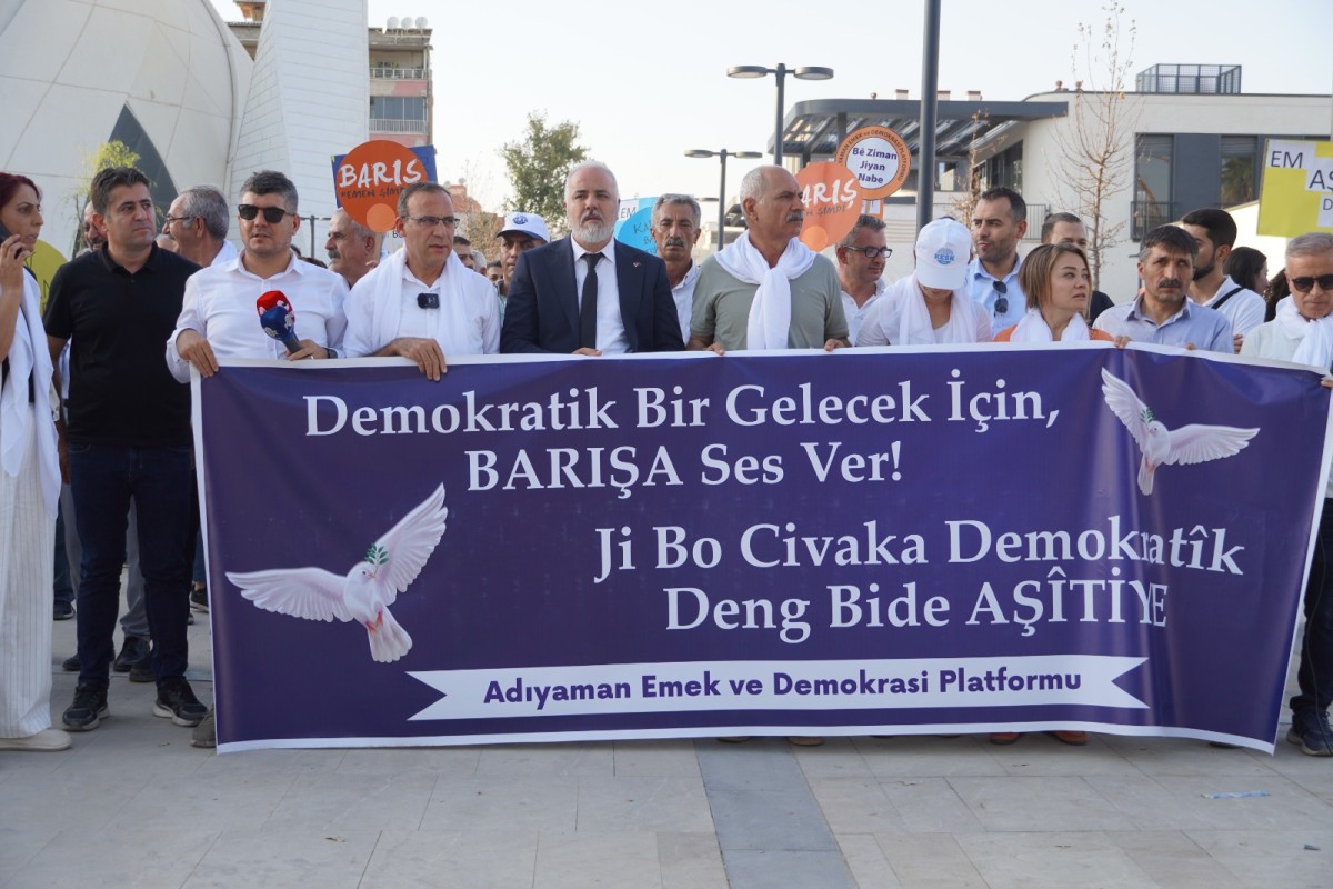 Adıyaman Emek ve Demokrasi Platformu ‘barış’ için yürüdü  - Videolu Haber