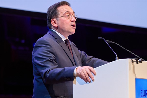 Albares, Polonyalı mevkidaşı Sikorski ile görüştü