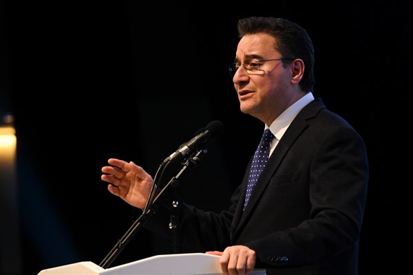 Babacan'dan A Milli Erkek Basketbol Takımına tebrik mesajı