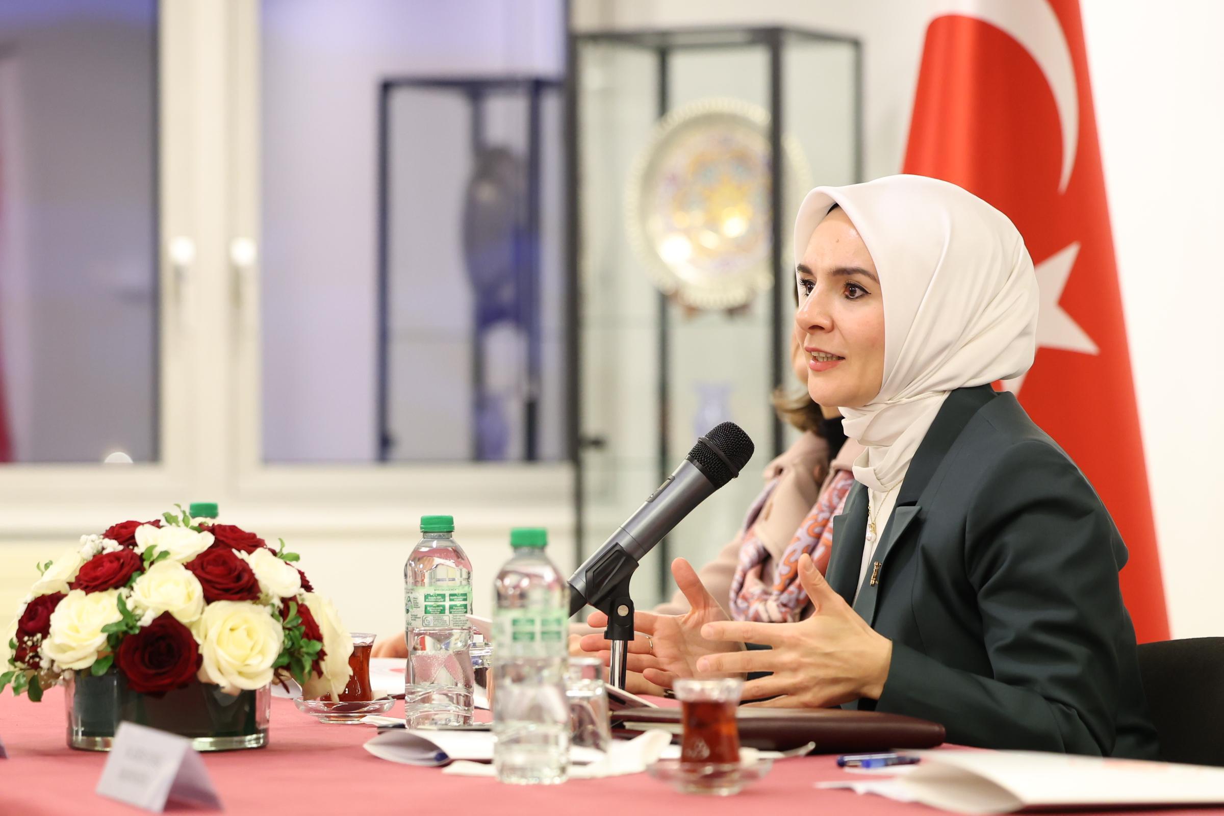Bakan Göktaş, Darülaceze Sosyal Yaşam Şehrini ziyaret etti