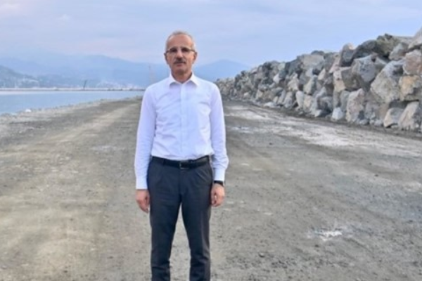 Bakan Uraloğlu, Nezahat Özdemir İmam Hatip Ortaokulu’nun açılışına katıldı