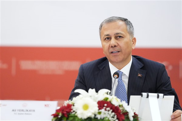 Bakan Yerlikaya’da şehit asker için taziye mesajı
