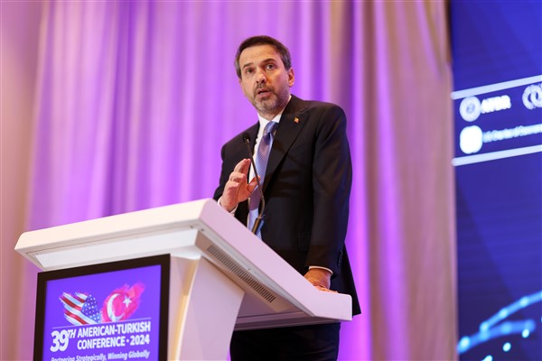 Balan Bayraktar, Denizli'de sanayici ve iş dünyası temsilcileriyle buluştu