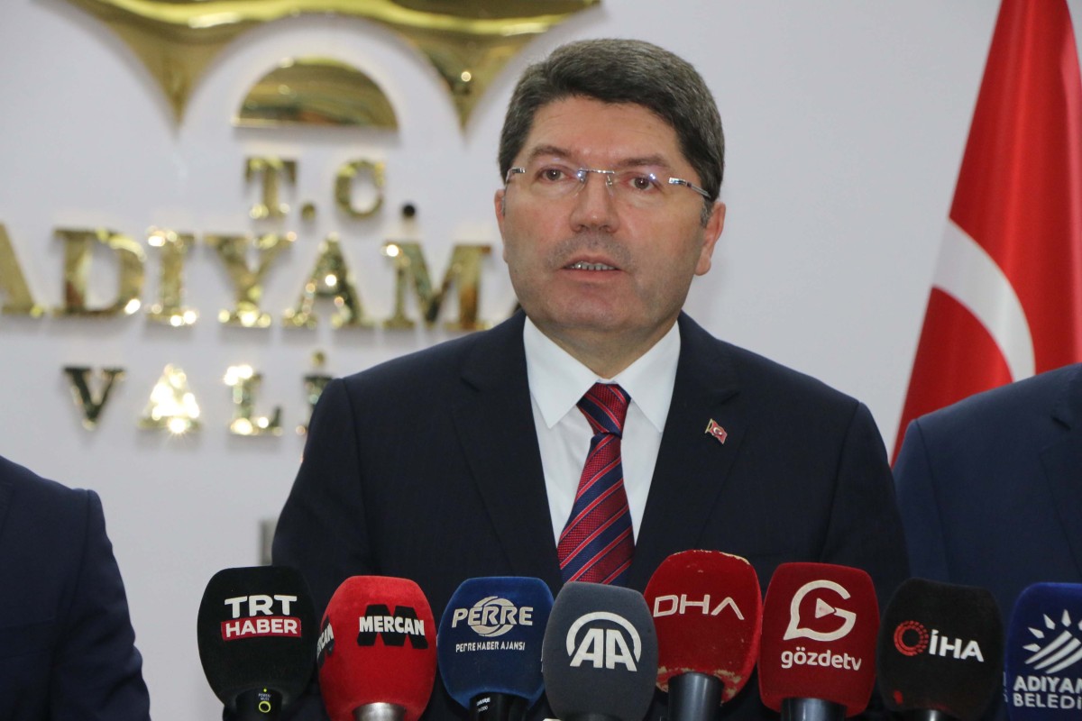 Balıkesir depreminde yıkılan binayla ilgili 2 kişi gözaltına alındı