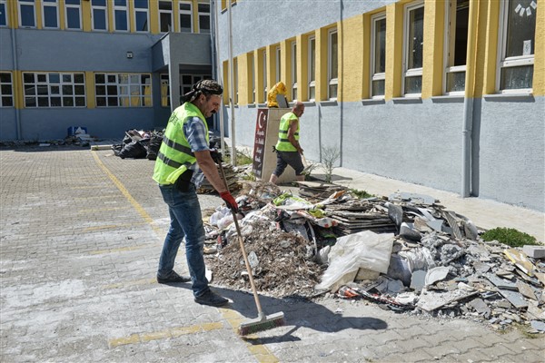 Büyükşehir'den okullarda bakım, onarım ve tadilat çalışması