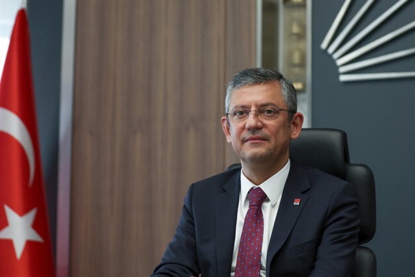 CHP Genel Başkanı Özel, A Milli Erkek Basketbol Takımını kutladı