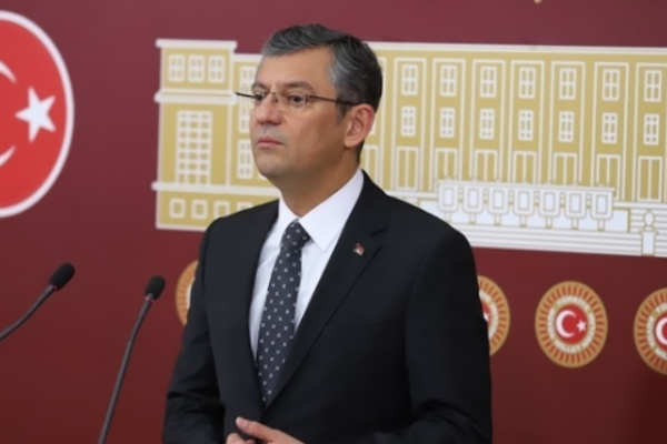 CHP Genel Başkanı Özel, Sakarya Meydan Muharebesi'nin yıl dönümünü kutladı