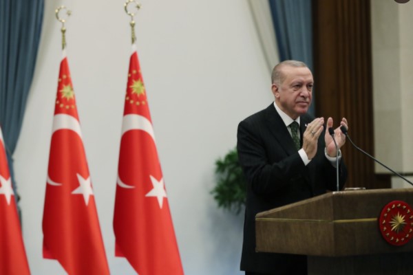 Cumhurbaşkanı Erdoğan, A Milli Erkek Basketbol Takımını tebrik etti