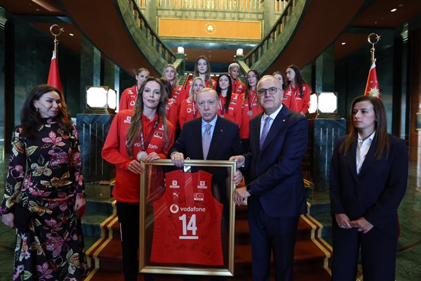 Cumhurbaşkanı Erdoğan, A Milli Kadın Voleybol Takımı'nı kabul etti