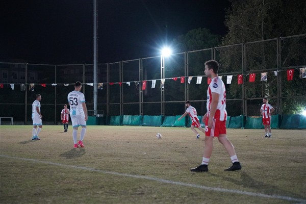 Konyaaltı Mahalleler Arası Futbol Turnuvası’nda çeyrek final mücadelesi