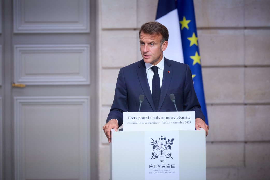 Macron: Orta Doğu'da barışa doğru geri dönülmez bir yol çiziyoruz.
