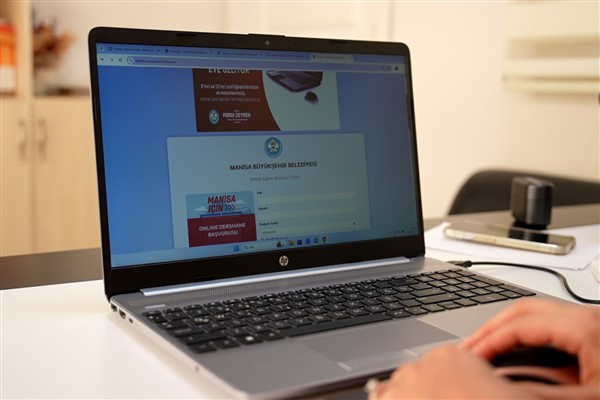 Manisa Büyükşehir Belediyesi'nden öğrencilere ücretsiz ders desteği