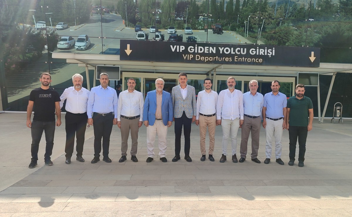 Milletvekili Doç Dr. İshak Şan, Adıyaman Havalimanı'nda karşılandı