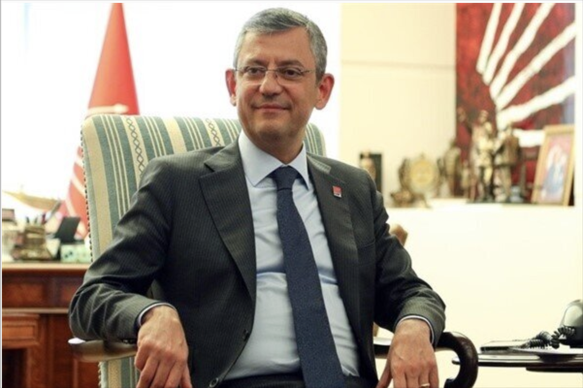 Özel, CHP’nin 102. kuruluş yılı etkinliklerine katıldı
