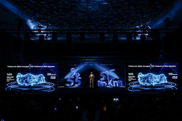 Türk Telekom bir ilke imza attı:‎ ‎5G hologram ile canlı basın toplantısı‎